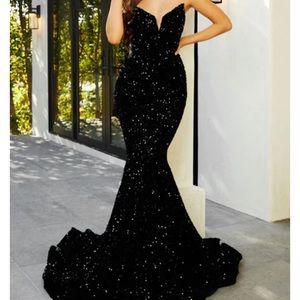 Portia and Scarlett Sequins Gown